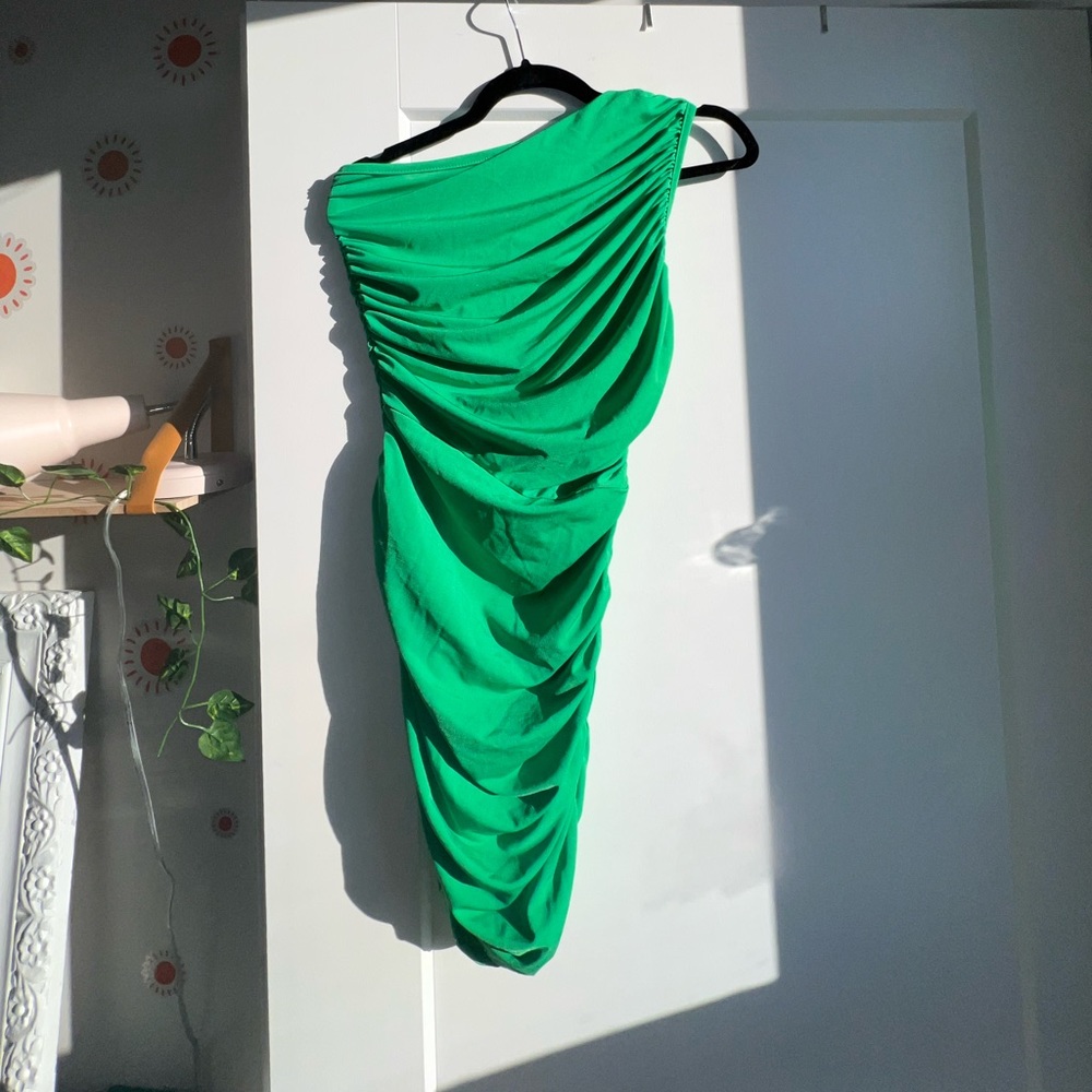 Green one shoulder dress (brand new never worn)